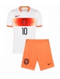 Otroške Nogometnih dresov Nizozemska Memphis Depay #10 Gostujoči SP 2026 Kratki rokavi (+ hlače)